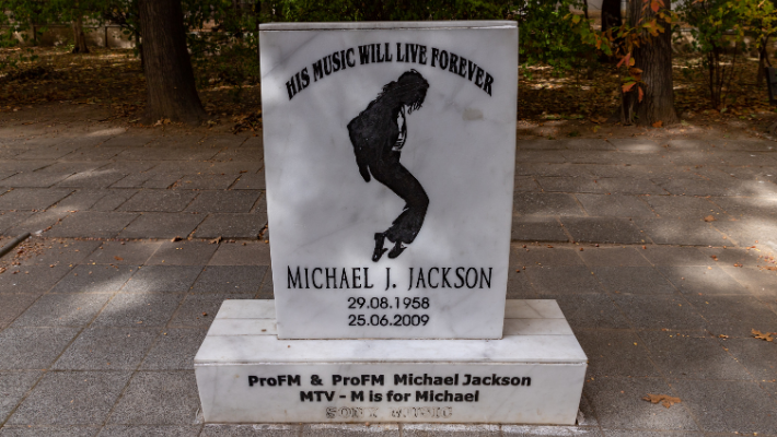 canva - rememberme - mj - begraafplaatsen beroemdheden